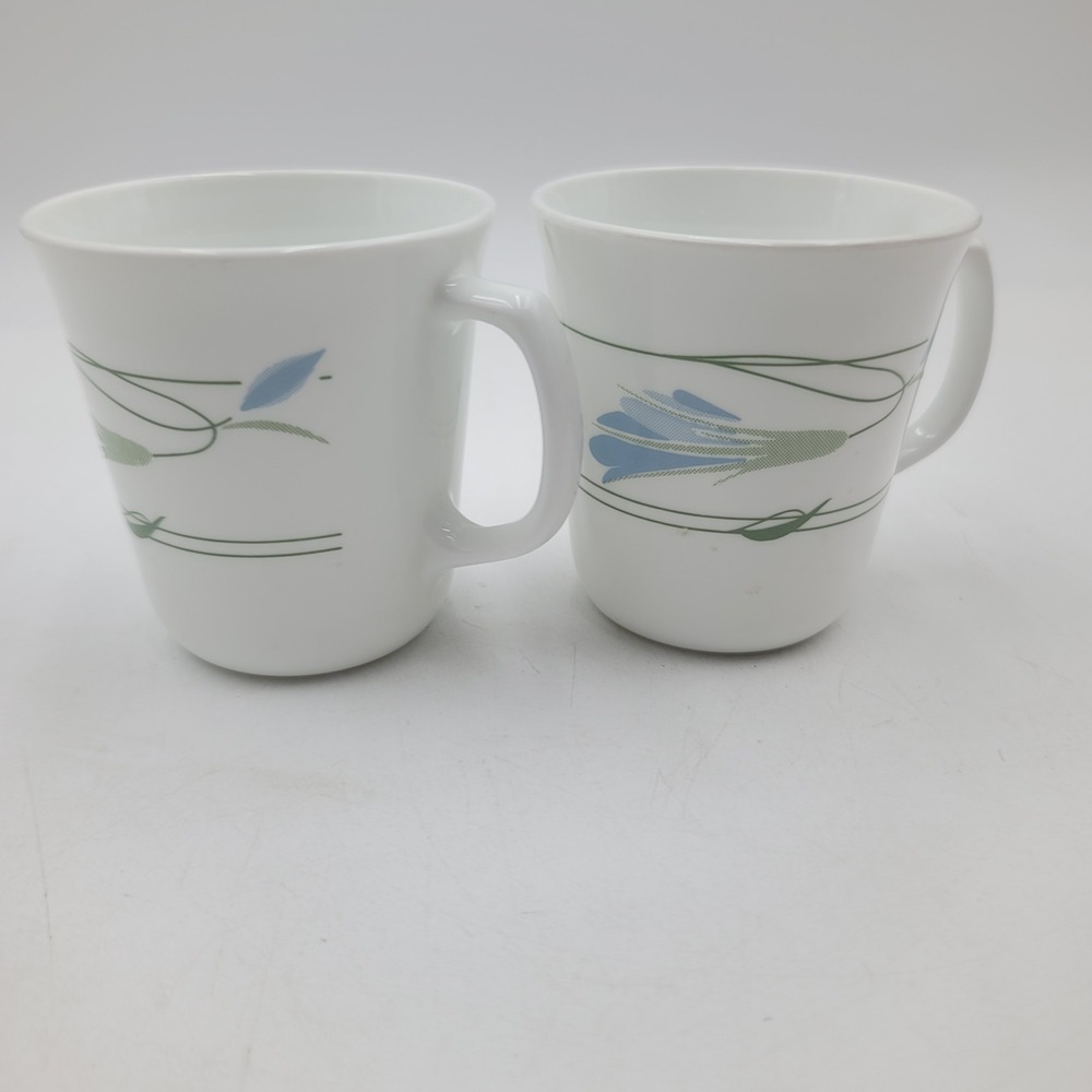 2pc Corelle Corning Blue Wreath Coffee Mugs Set White Blue Floral Vitrelle USA